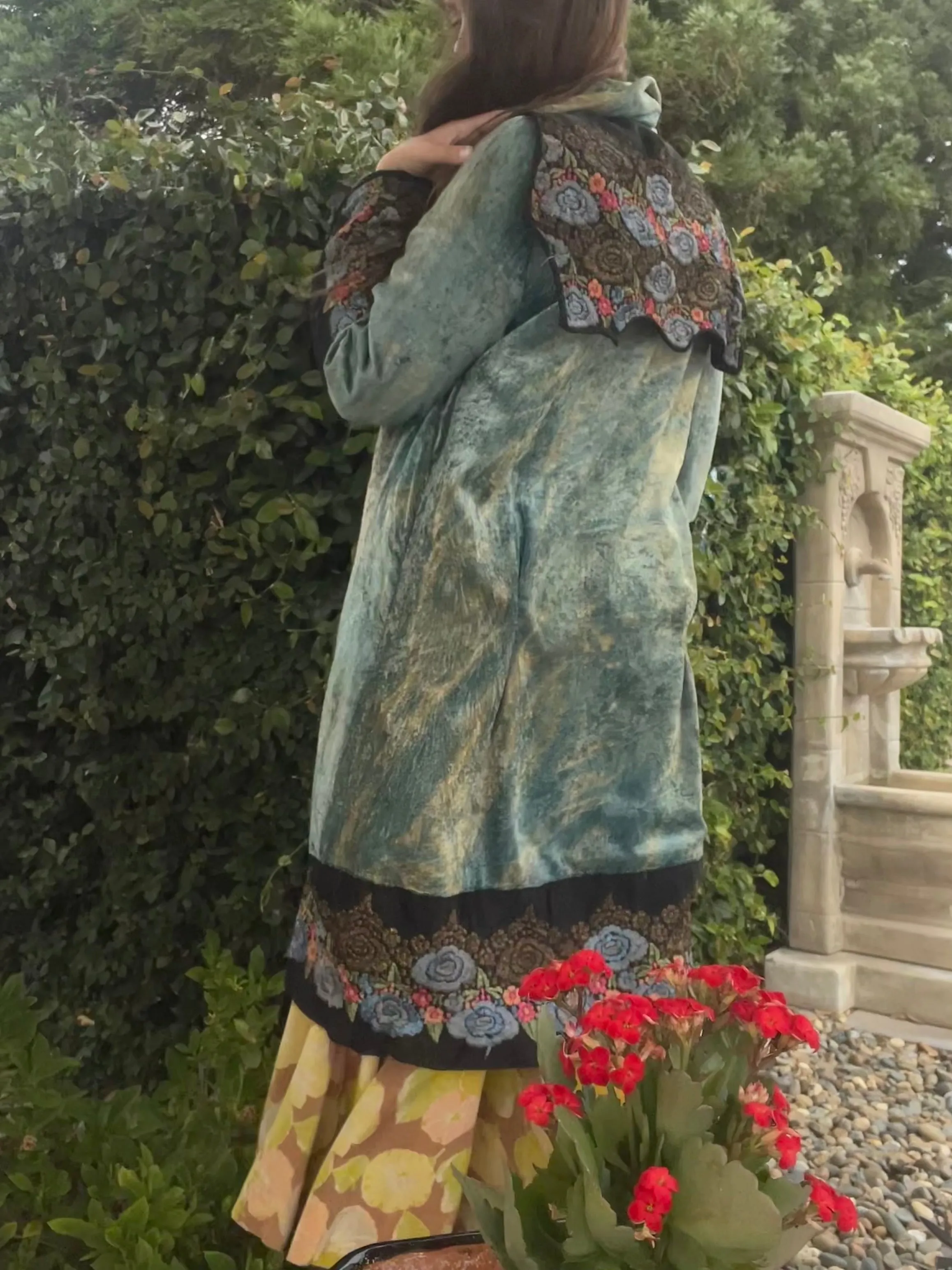 1920s Dual Tone Embroidered Lamé Trim Emerald & Gold Velvet Opera Coat