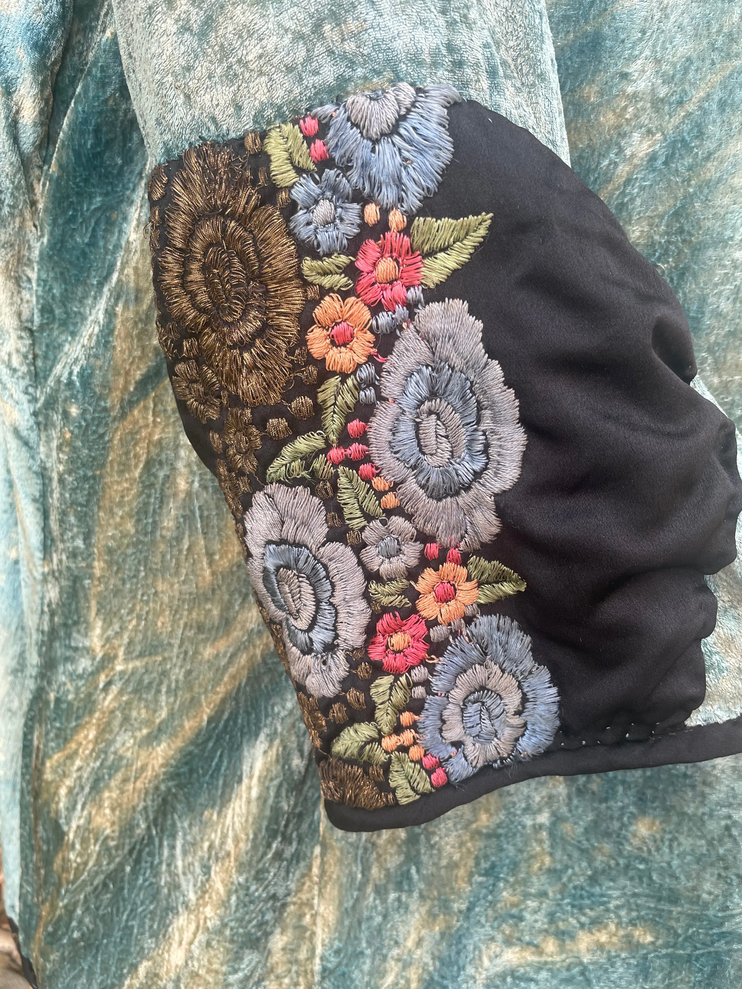 1920s Dual Tone Embroidered Lamé Trim Emerald & Gold Velvet Opera Coat