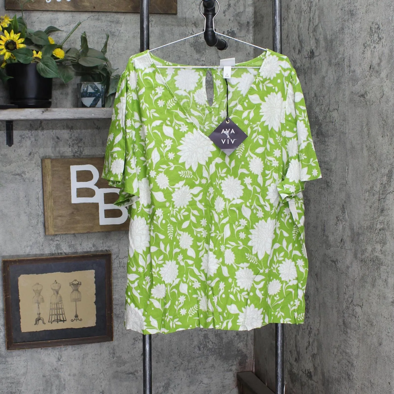 Ava & Viv Women's Plus Size Short Sleeve Blouse