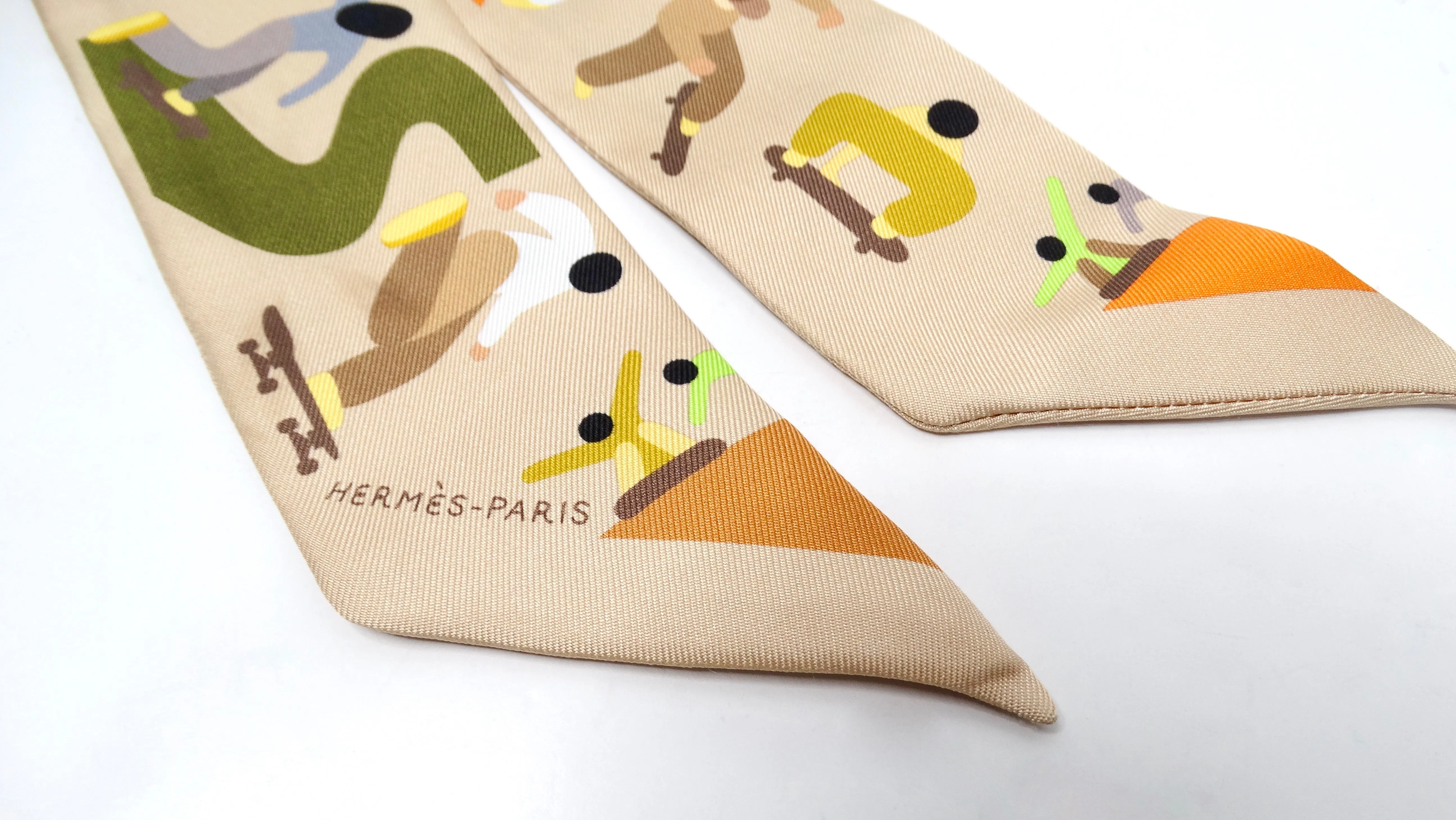 Hermes "Figures Libres" Skateboarding Scape Printed Silk Twilly