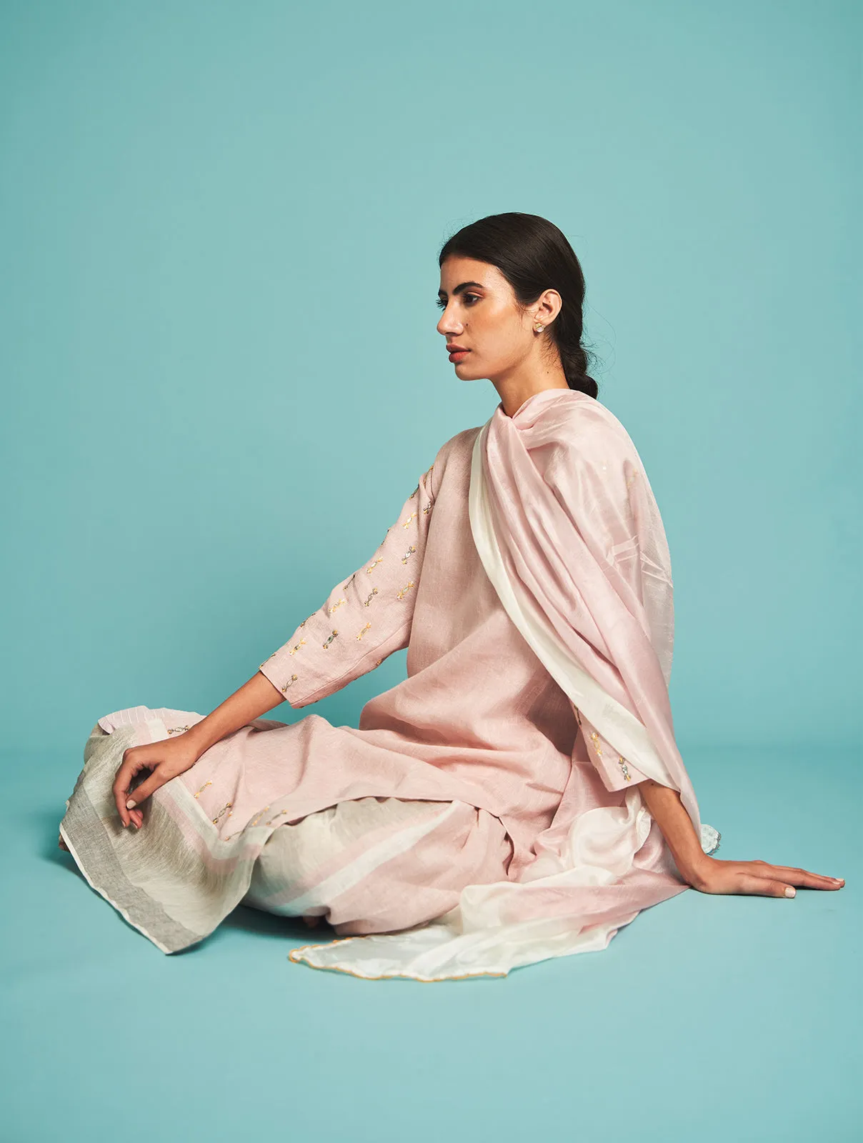 Manan   I   Kiyo Hand-Embroidered Kurta Set - Blush  Border Collection