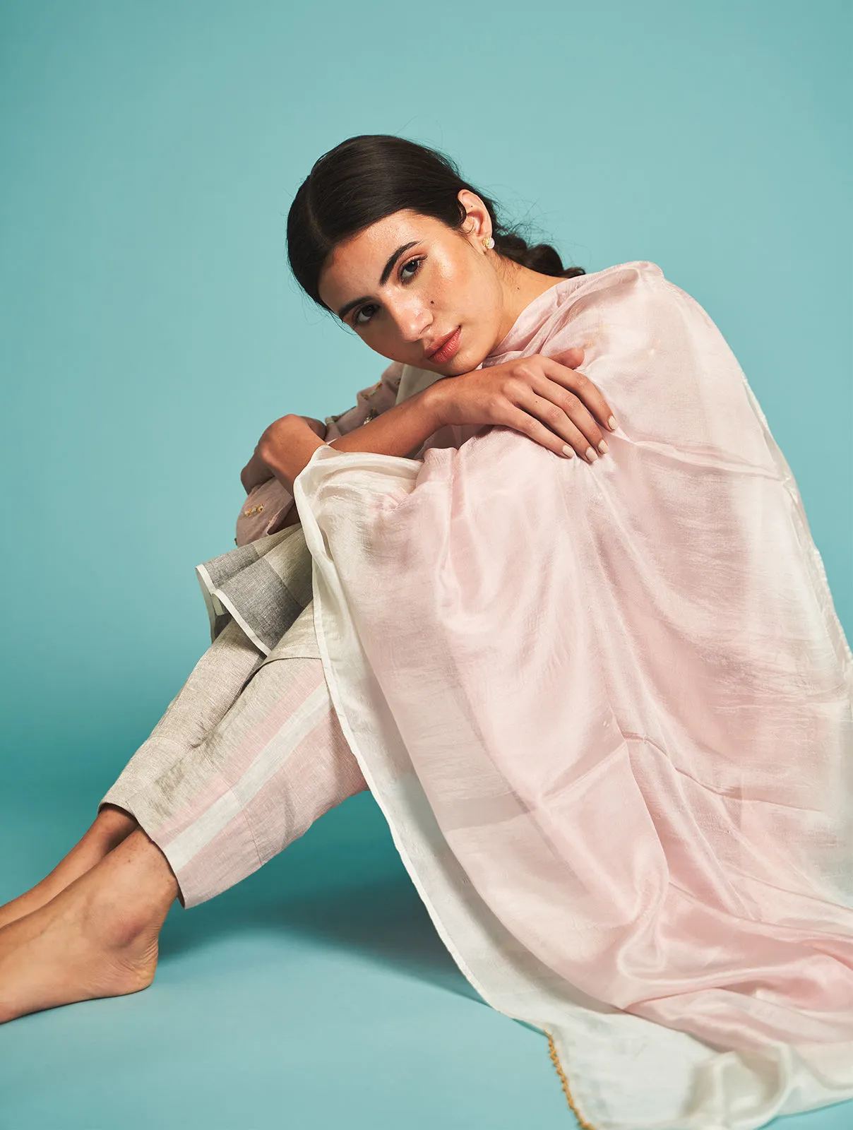 Manan   I   Kiyo Hand-Embroidered Kurta Set - Blush  Border Collection