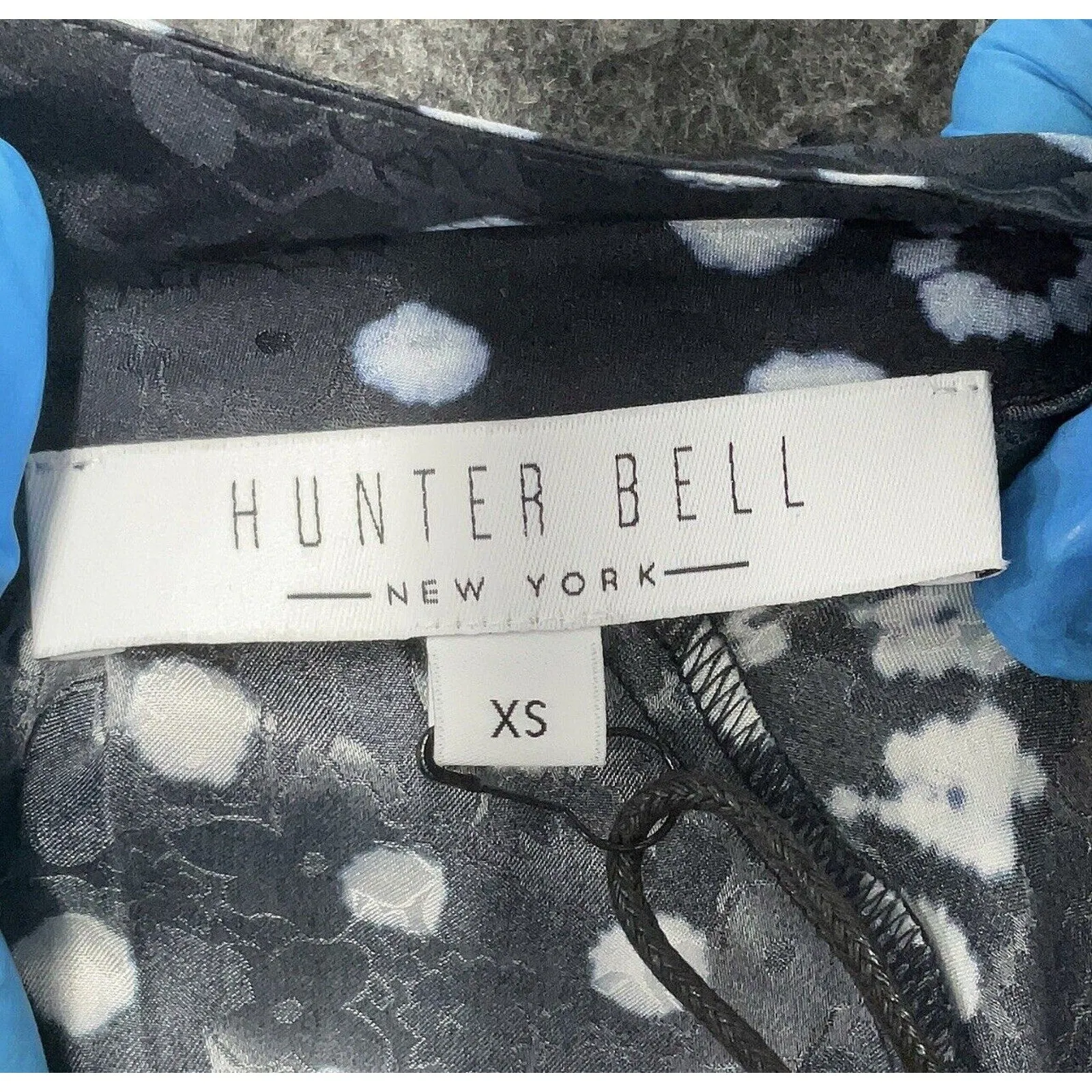 NWT Hunter Bell Women's Blue Graham Navy House Printed Silk Mockneck Long Sleeve Blouse, Size XS
