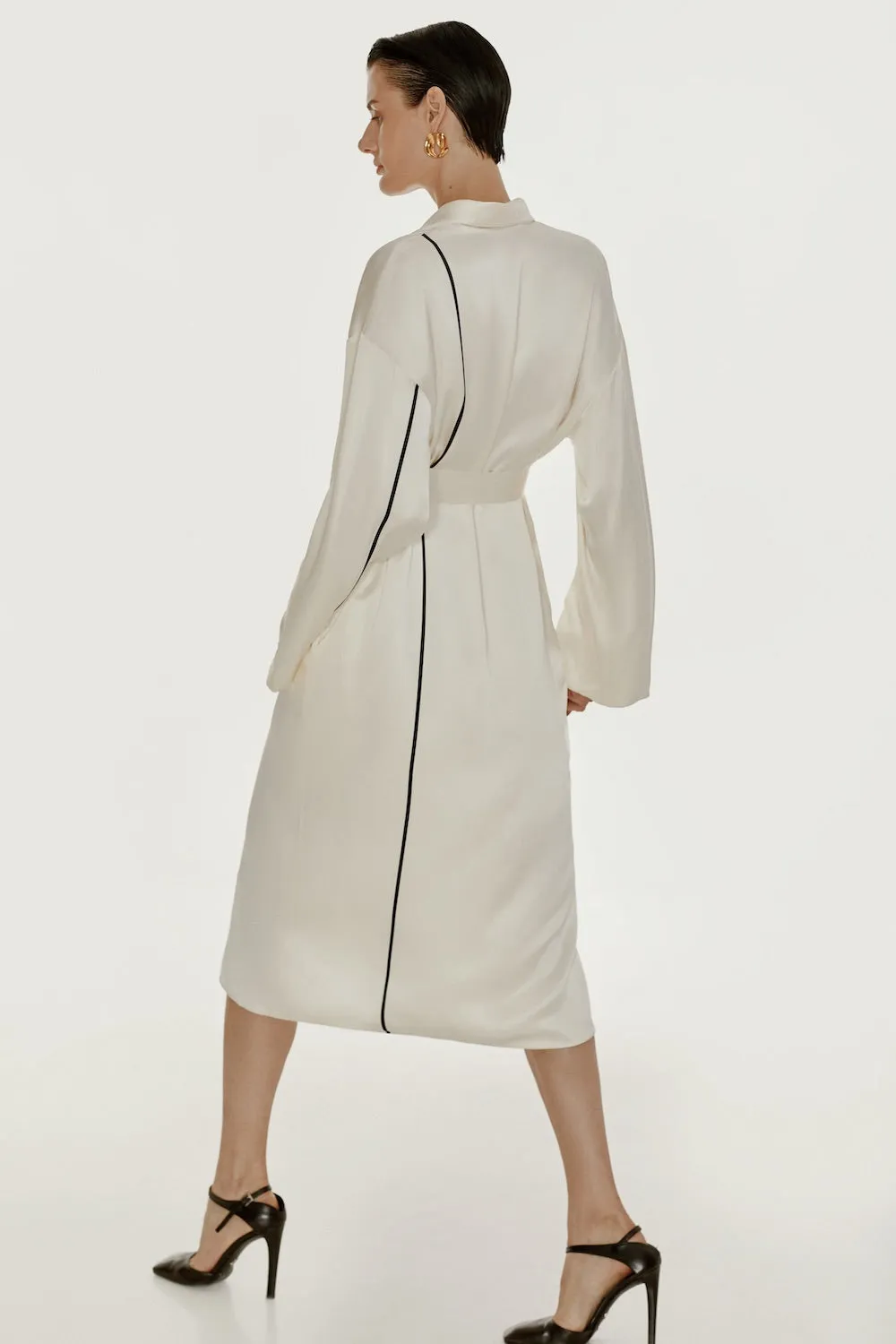 Reversible white robe